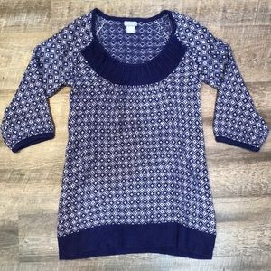 Delia’s blue and white sweater in small